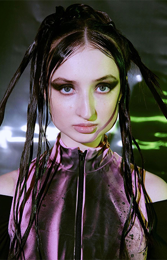 Блогер Арина Дубкова